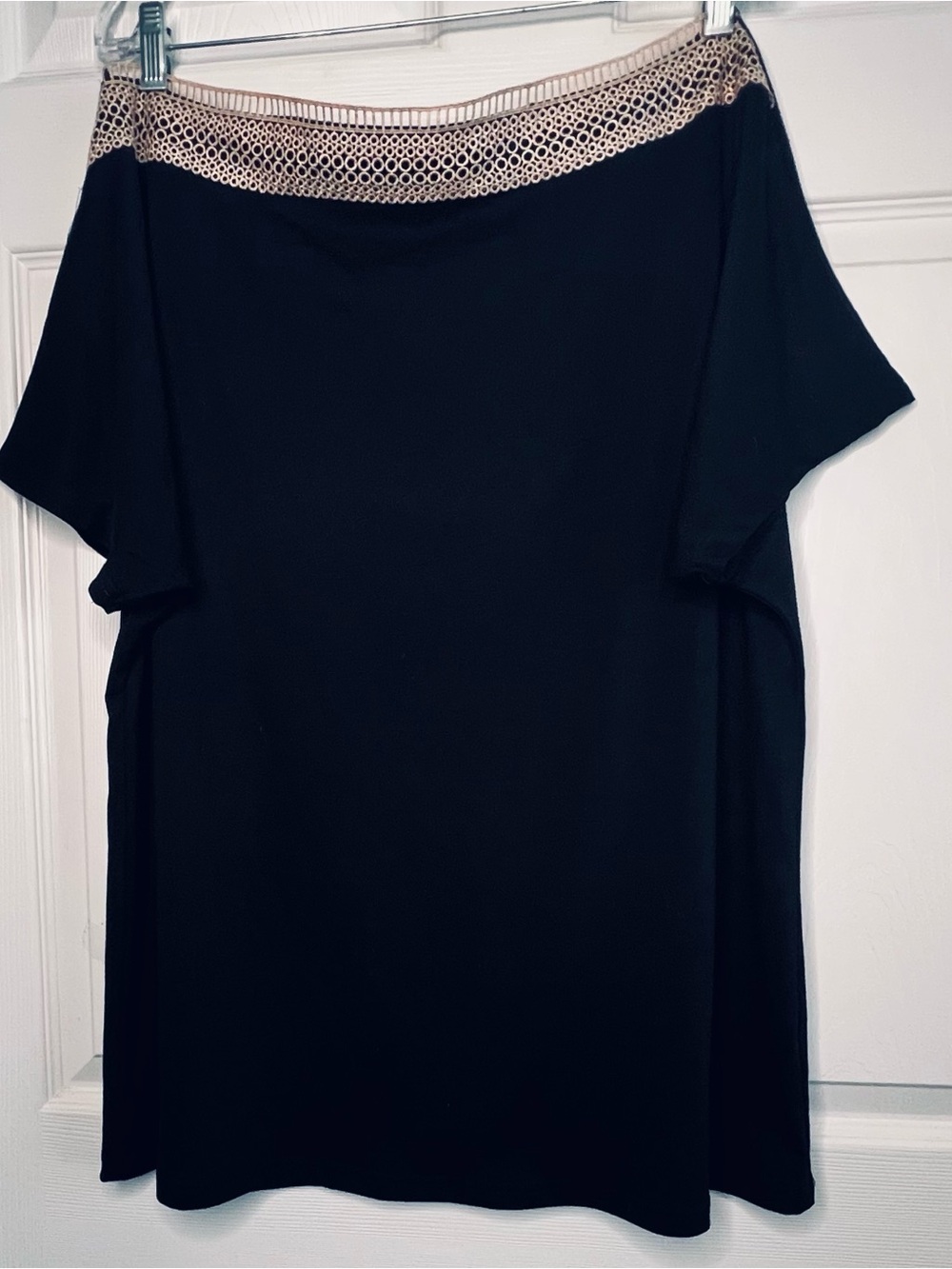 Black Top Sz L Blouse Rayon/ Polyester  women’s short sleeve